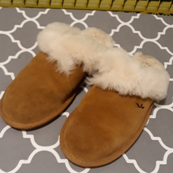 Koolaburra Shoes - Koolaburra UGG house shoes sz 8M
